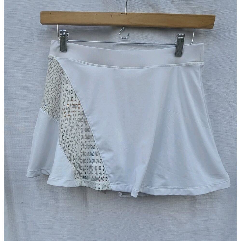Tuckernuck‎ Women's White 15 Inch Perforated Skort Floral Compression Shorts L